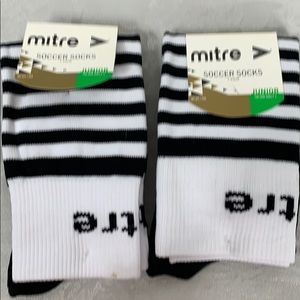 NWT Mitre Black/white soccer socks junior 9-2